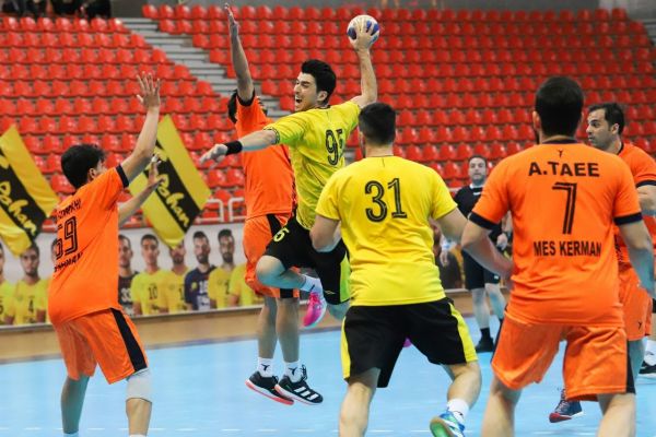 هفته هفدهم لیگ برتر هندبال؛ برد مدعیان بالای جدول طلاییها هم مغلوب مس بدون شکست شدند