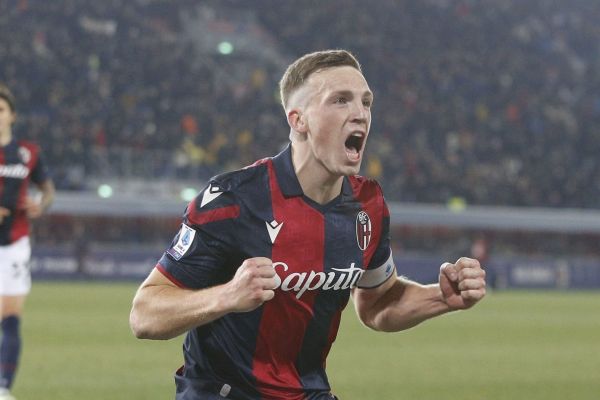 ناپولی به دنبال جذب هافبک اسکاتلندی بولونیا