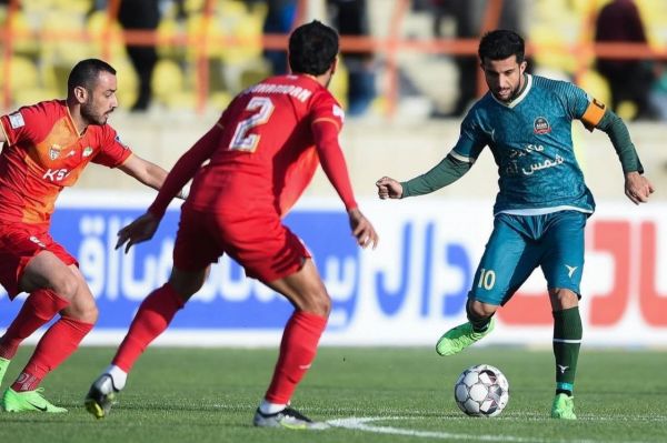  فولاد مقابل شمس‌آذر دو بار از یک سوراخ گزیده شد