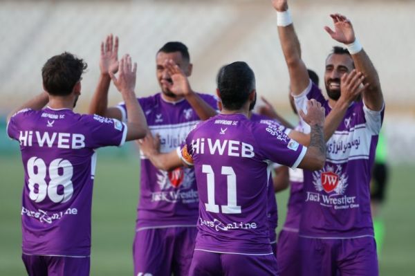 تکثیر شجاعت در تیم شجاعی؛ هوادار رنگ عوض کرده است