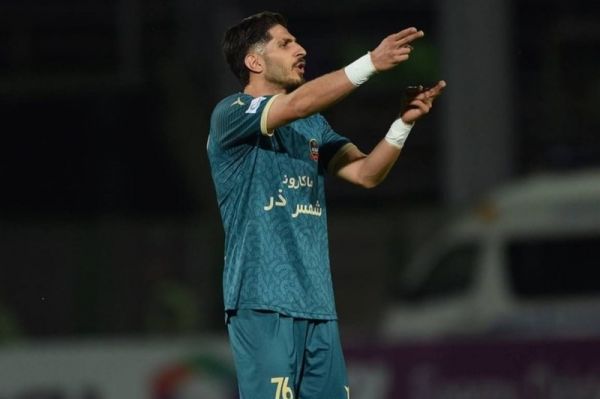  مدافع شمس آذر رباط صلیبی پاره کرد