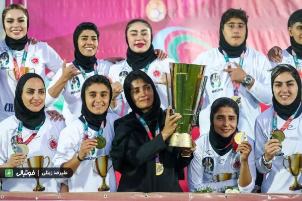 سرمربی خاتون بم حوادث تلخ روی من و بازیکنانم اثر گذاشته بود لحظه گرفتن جام دو احساس متفاوت داشتم