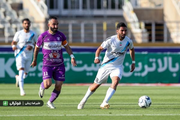  عکس نوشت  رفقای استقلالی رو به روی هم