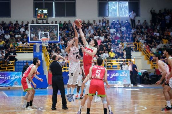 لیگ برتر بسکتبال پیروزی شهرداری گرگان در دومین بازی مرحله نیمه نهایی