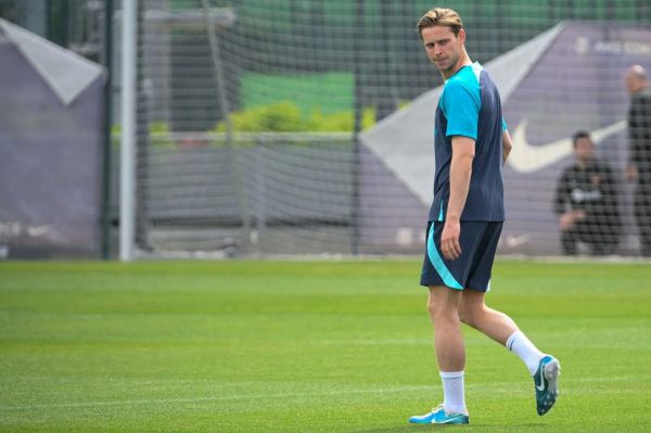 پاریسن ژرمن قید جذب هافبک بارسلونا را زد