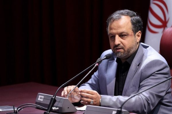 وزیر امور اقتصادی و دارایی پرسپولیس به کنسرسیومی از بانکها واگذار شد
