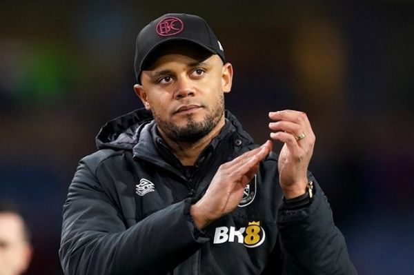 بازیکن سابق منچسترسیتی گزینه هدایت برایتون در صورت رفتن دی زربی