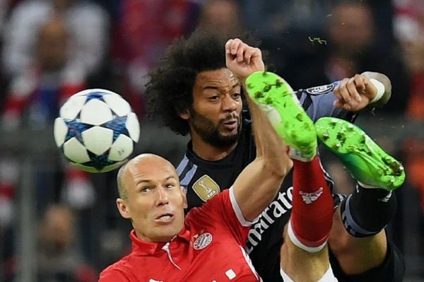 قابی جالب از تقابل مارسلو و آرین روبن در لیگ قهرمانان اروپا