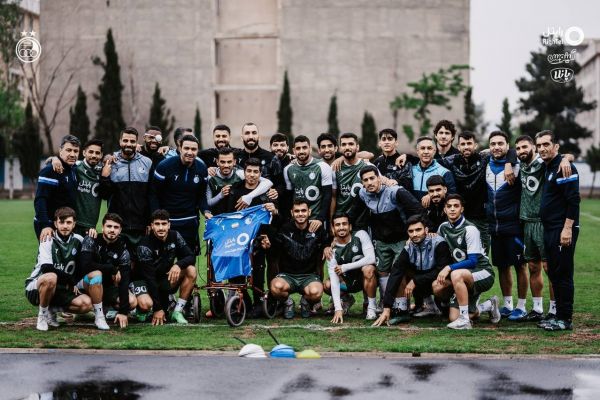  فوتبال دستی در تمرین استقلال؛ آبی پوشان میزبان یک استقلالی متفاوت