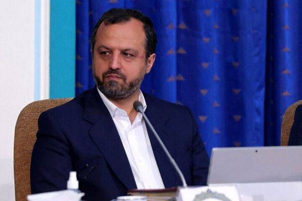  وزیر اقتصاد  امیداریم حق پخش استقلال و پرسپولیس را به سرانجام برسانیم