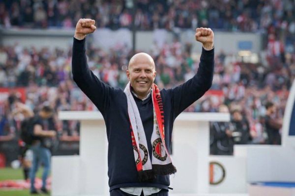  بخشی از کادرفنی فاینورد همراه آرنه اسلات به لیورپول می روند