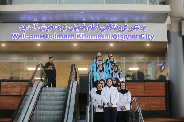 گزارش تصویری/ بازگشت تیم‌ملی دختران زیر ۱۸ سال پس از قهرمانی در تورنمنت کافا