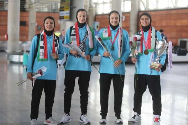 گزارش تصویری/ بازگشت تیم‌ملی دختران زیر ۱۸ سال پس از قهرمانی در تورنمنت کافا