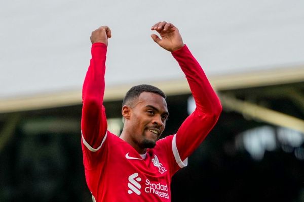 هافبک هلندی لیورپول میخواهد در جمع قرمزها بماند