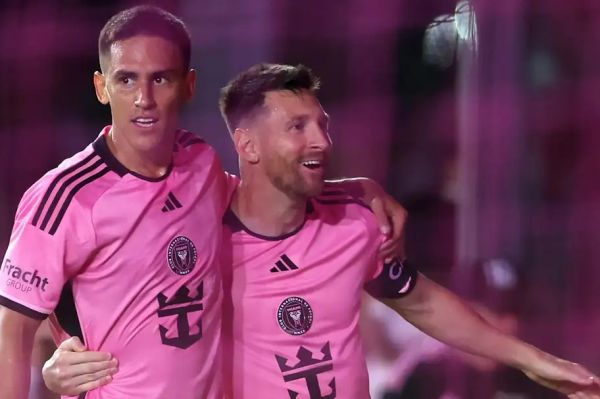 حس جالب بازی کردن کنار مسی غرق شو یا شنا کن