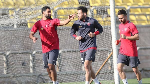 ماموریت بزرگ مدیران پرسپولیس؛ قرارداد اورونوف را محکم کنید