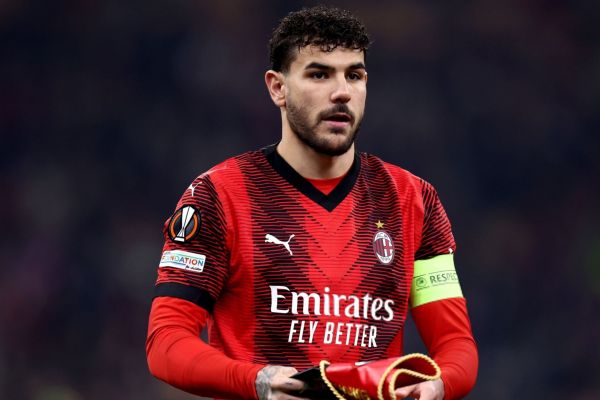  توافق شفاهی مدافع چپ فرانسوی آث میلان با بایرن مونیخ