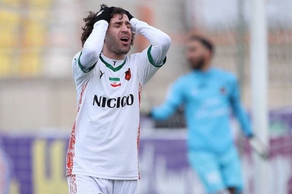  ناراحتی نویدکیا از هافبک عراقی  باشگاه مس با منتظر محمد برخورد می‌کند