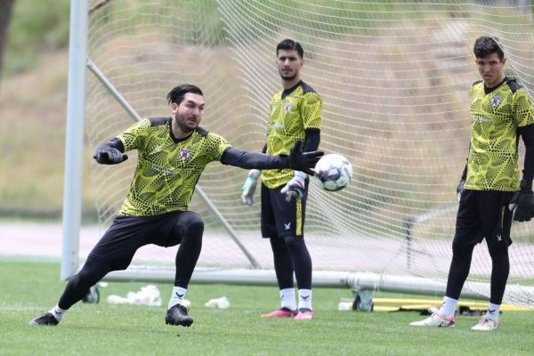  نامطمئن مقابل پرسپولیس مثل حقیقی؛ دریافت ۲۰ گل در ۸ بازی