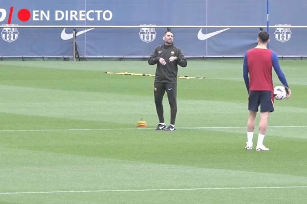 عکس؛ عصبانیت لواندوفسکی به خاطر دیر آمدن بازیکنان بارسلونا به تمرین