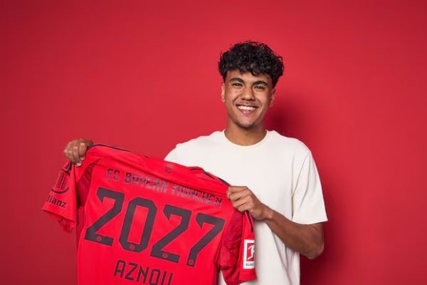 قرارداد «آلفونسو دیویس مراکشی» با بایرن مونیخ تمدید شد