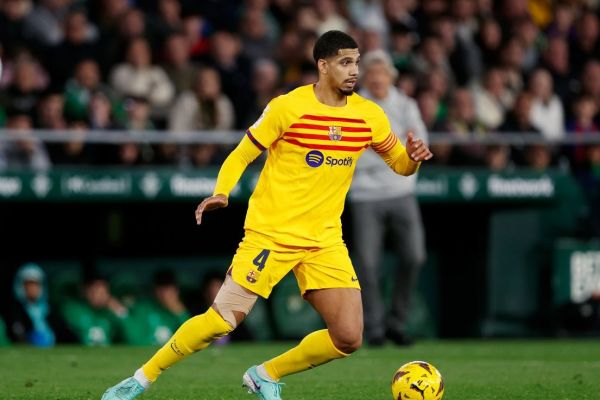 مدافع اروگوئهای بارسلونا فصل را از دست داد