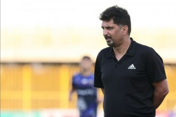 حسینی با اصرار روی تاکتیک خودمان در دقیقه آخر چادرملو را بردیم