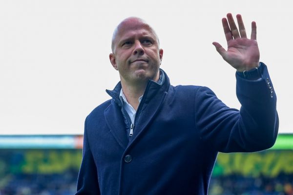 قرارداد سرمربی جدید لیورپول با این تیم امضا شد