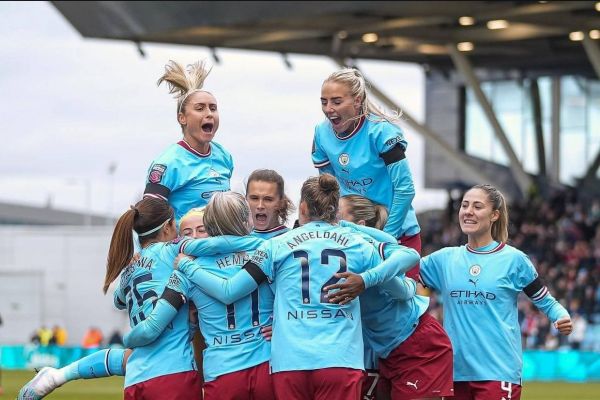 نگرانی زنان سیتی در راه قهرمانی؛ داستان همشهری های بی وفا از لیگ مردان به لیگ زنان رسید