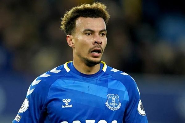 با وجود مصدومیت و حواشی؛ دله آلی با اورتون تمدید می کند