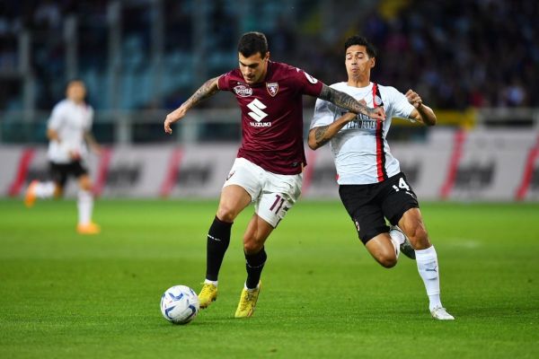  باخت میلان مقابل تورینو و ادامه انتقاد ها از پبولی