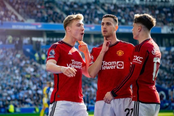 برتری دو گله شیاطین سرخ مقابل برایتون در ایستگاه پایانی لیگ برتر