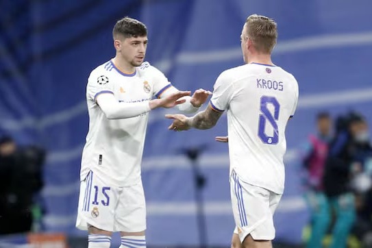  چه کسی شماره هشت کروس در رئال مادرید را ارث می‌برد