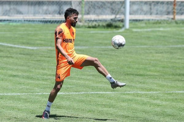 پرانگیزه ترین مهاجم پیکان برای گلزنی به پورحمیدی