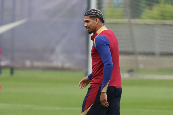  چلسی به دنبال خرید مدافع محبوب بارسلونا