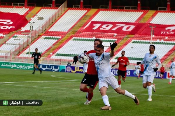 تراکتورِ گلنخور به پیکانِ گلنزن رسید؛ مهم، خیلی مهم