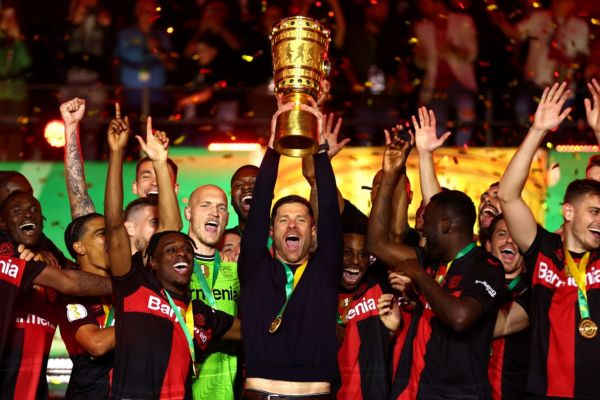 عکس؛ جشن قهرمانی تیم ژابی آلونسو در جام حذفی آلمان