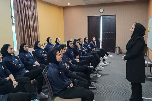 دیدار دوستانه ایران – بلاروس؛ برگزاری جلسه روانشناسی تیم ملی فوتبال بانوان