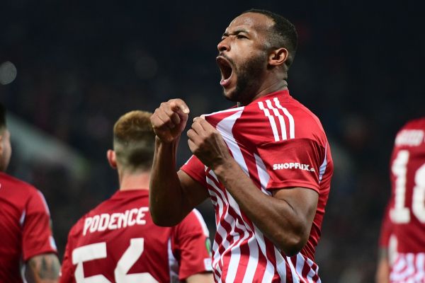  قهرمانی لیگ کنفرانس اروپا به المپیاکوس یونان رسید