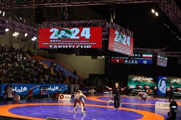 مسابقات کشتی آزاد جام تختی فینالیستهای پنج وزن نخست مشخص شدند