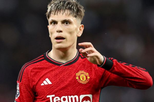  هافبک آرژانتینی احتمالا پیش فصل تیم منچستریونایتد را از دست خواهد داد