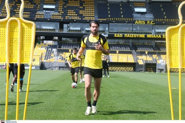 انصاریفرد از آریس جدا میشود