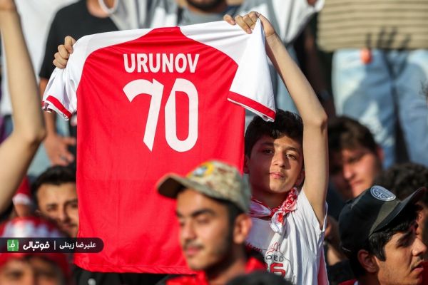 استرس هوادار پرسپولیس را اورژانسی کرد دود سرخ برای قهرمانی