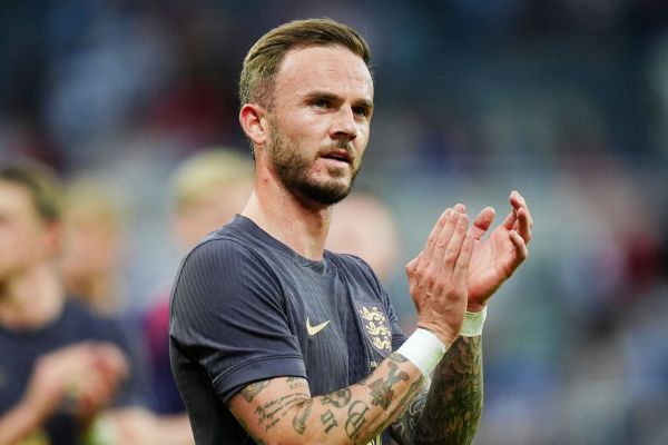 هافبک تاتنهام اردوی تیم ملی انگلیس را ترک کرد