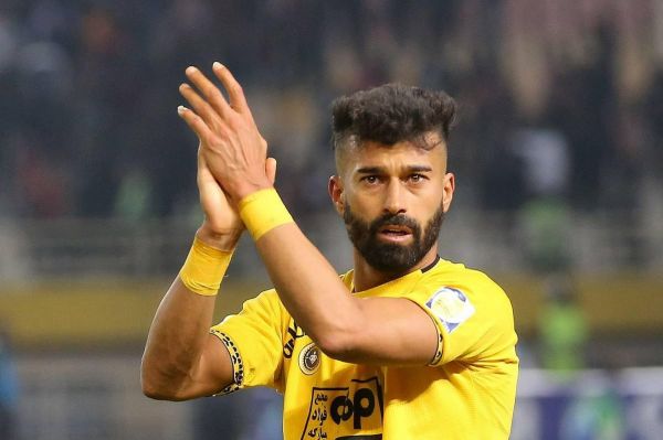  رضاییان به جای هنگ‌کنگ، در تمرین سپاهان رویت شد  عکس