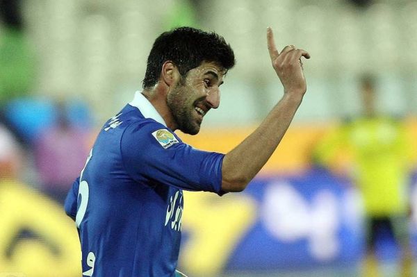 قرارداد بیکزاده در پرسپولیس پاره شد و به استقلال پیوست