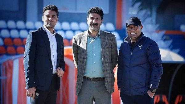  زین‌الدینی مدیرعامل سابق مس رفسنجان در گفت‌وگو با فوتبالی  من نمی‌دانستم دادن کادو تخلف است  همه دعواها بر سر 400- 500 میلیون تومان پول بوده است