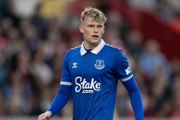  منچستریونایتد برای خرید مدافع جوان اورتون مصمم است