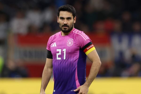 نامه احساسی کاپیتان مانشافت به هواداران در آستانه آغاز یورو