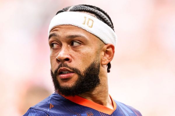 عکس؛ ظاهر جدید مهاجم سابق بارسلونا مقابل لهستان